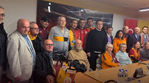 Galatasaray- Başakşehir maçında GSYİAD locamızda ağırladığımız İBB Sağlık Dairesi’ne  bağlı Darülaceze Müdürlüğü’den değerli misafirlerimizin ziyaretleri ile çok mutlu olduk.