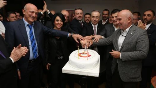 1905 Galatasaraylı Yönetici ve İş İnsanları Derneği'nin yeni yıl kutlaması dernek merkezinde düzenlendi.