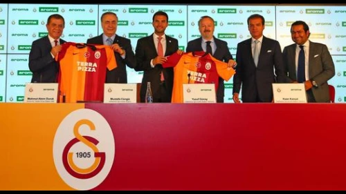 Galatasaray Kulübü, meyve suyu markası Aroma ile su sponsorluğu anlaşması imzaladı.